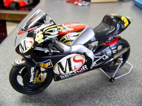 1/12 Aprilia RSV '02 tobacco [D501]