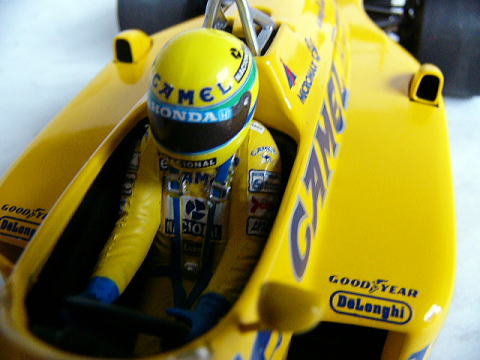 1/18 Lotus 99T Tobacco [D227]
