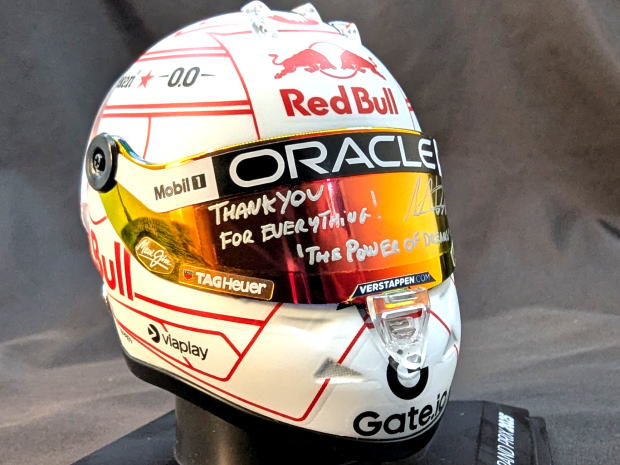 1/4 scale helmet with visor for Verstappen 2025 Japanese Grand Prix [D1160]